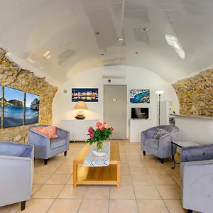  Hotel Des Calanques